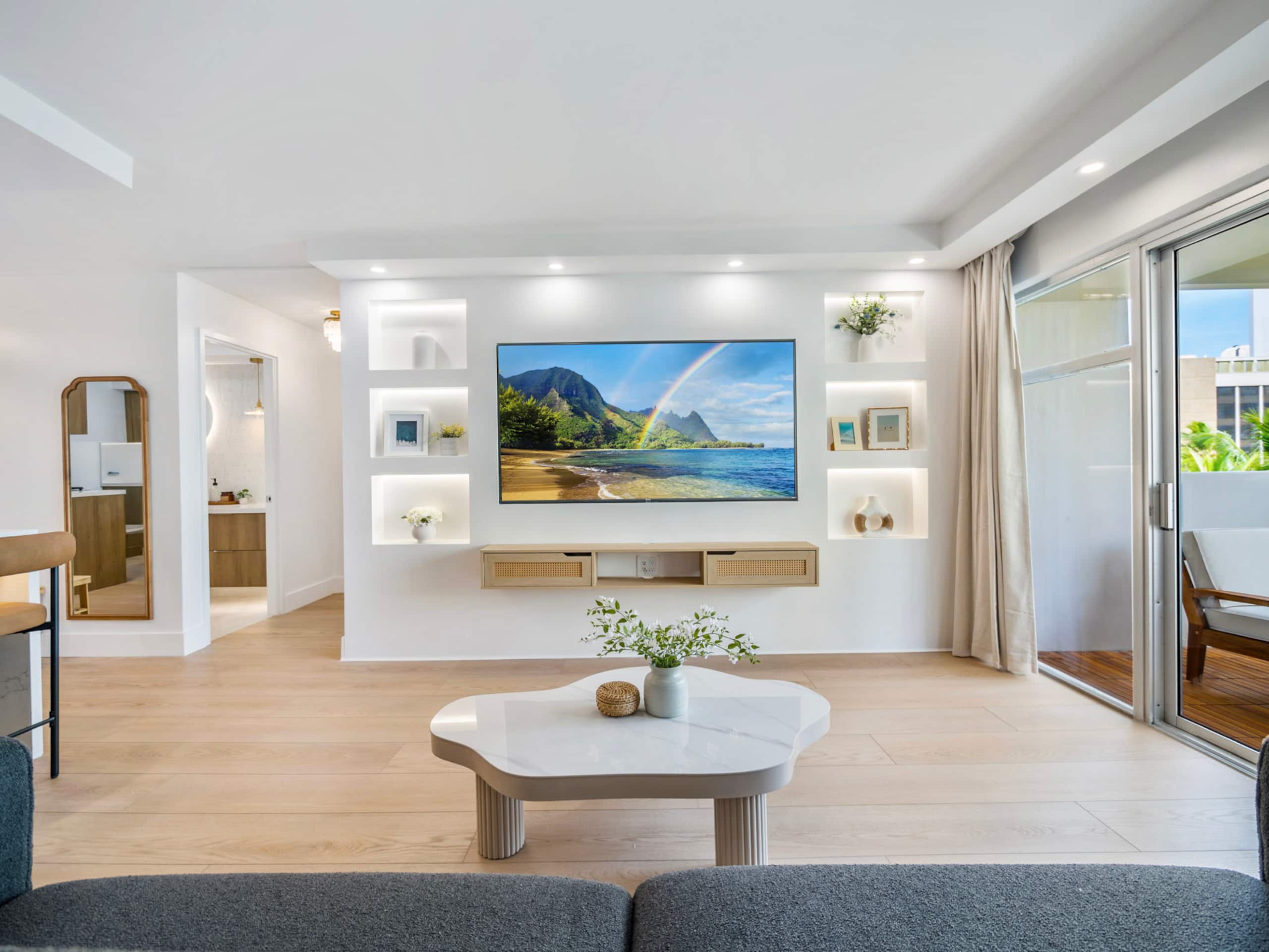 Condo in Honolulu · ★4.88 · 3 bedrooms · 5 beds · 2 private baths - Image 14