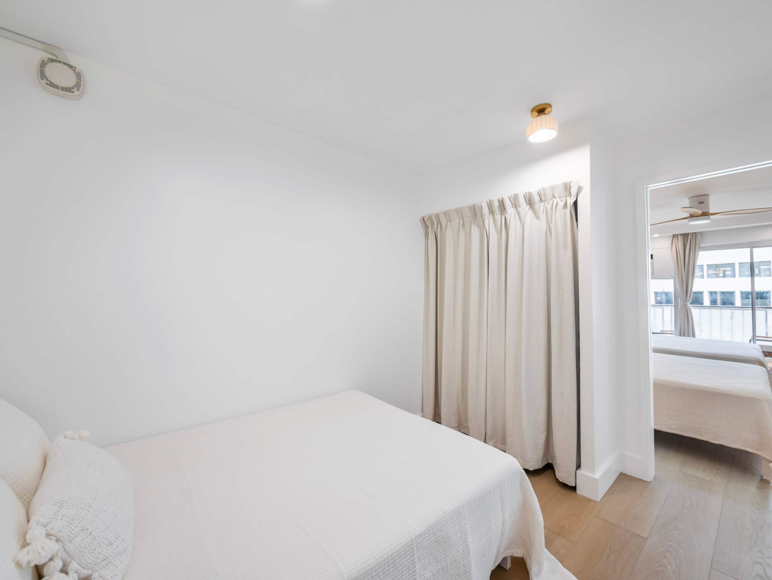 Condo in Honolulu · ★4.88 · 3 bedrooms · 5 beds · 2 private baths - Image 38