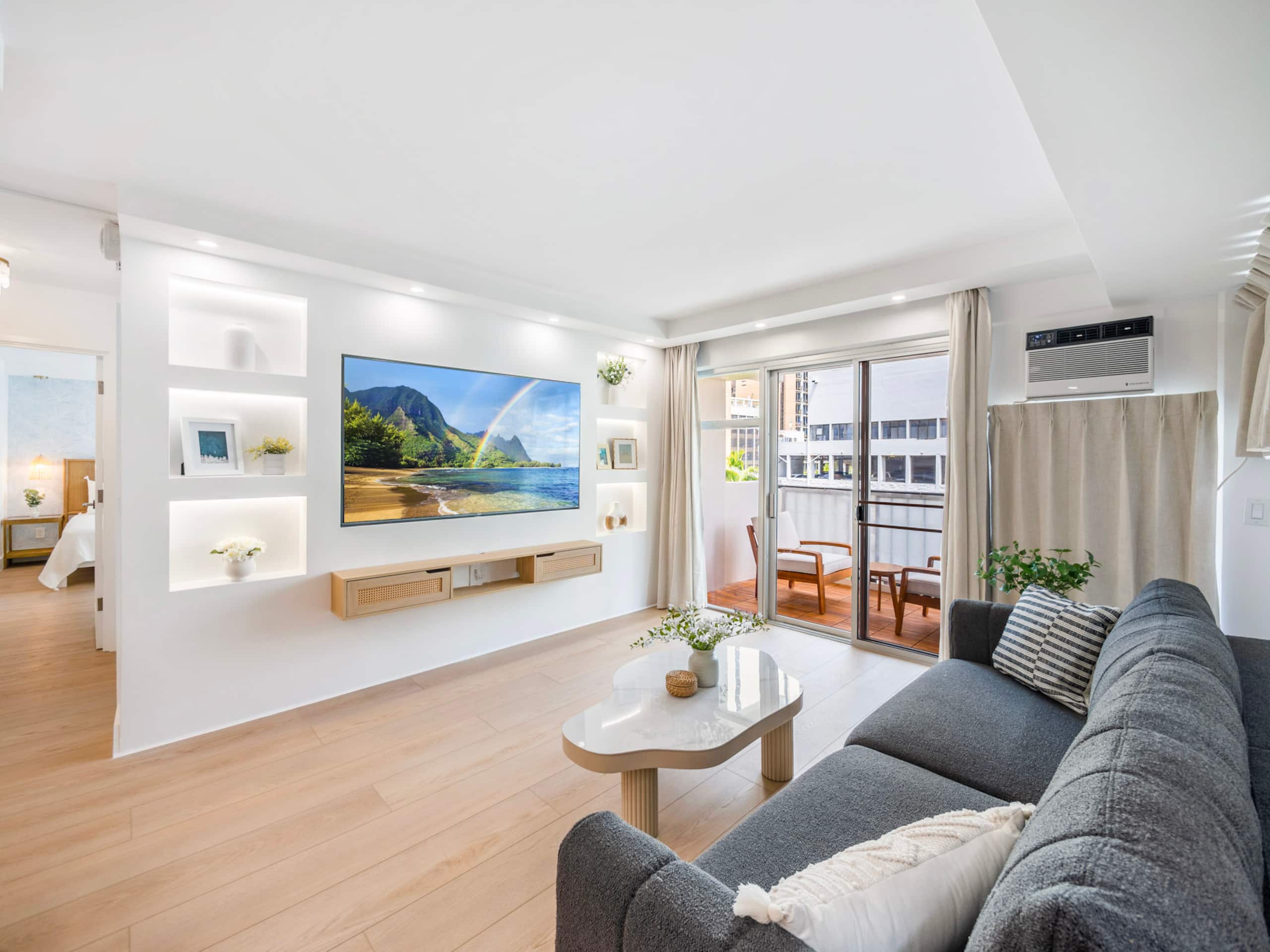 Condo in Honolulu · ★4.88 · 3 bedrooms · 5 beds · 2 private baths - Image 6