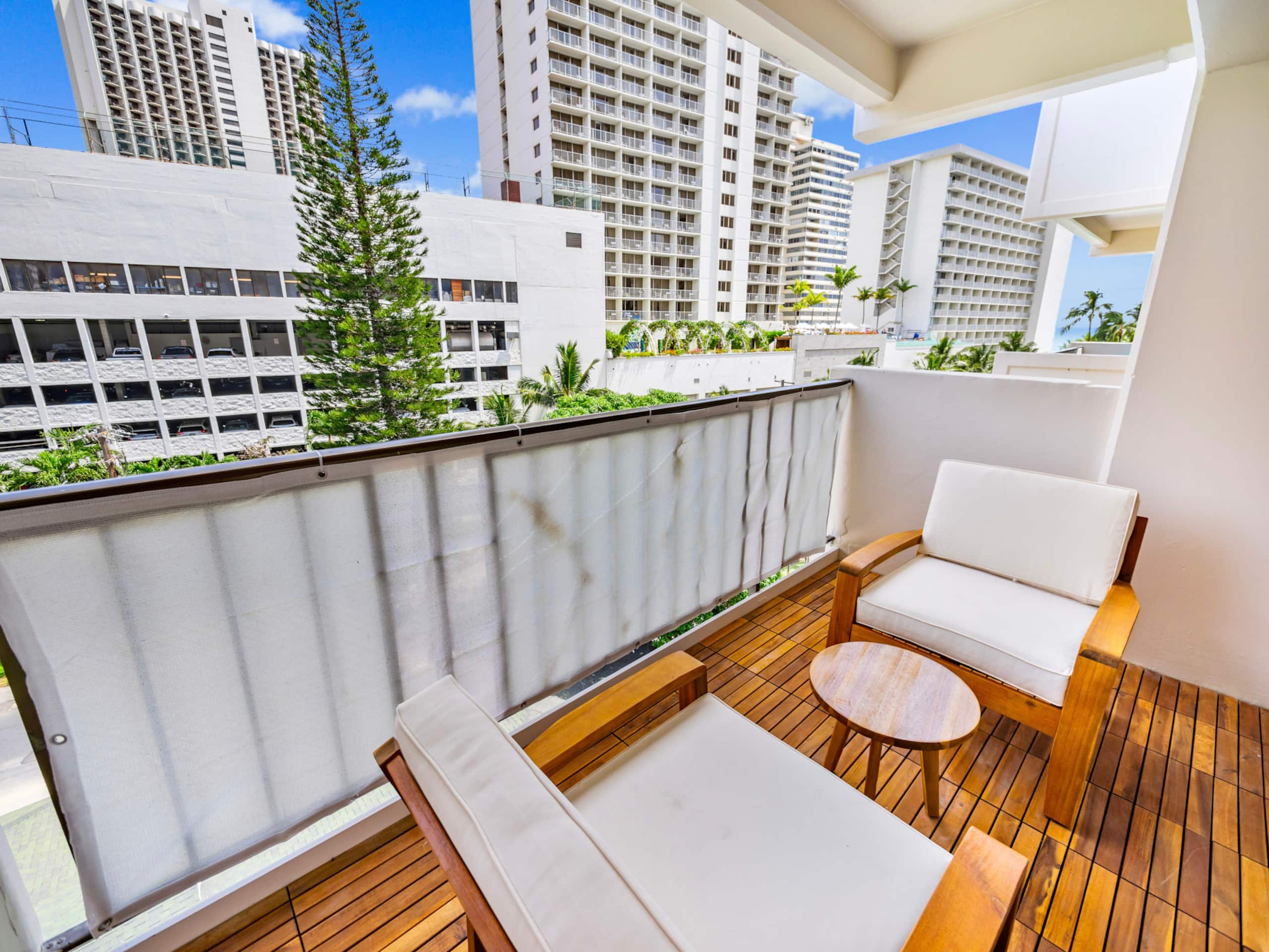 Condo in Honolulu · ★4.88 · 3 bedrooms · 5 beds · 2 private baths - Image 63