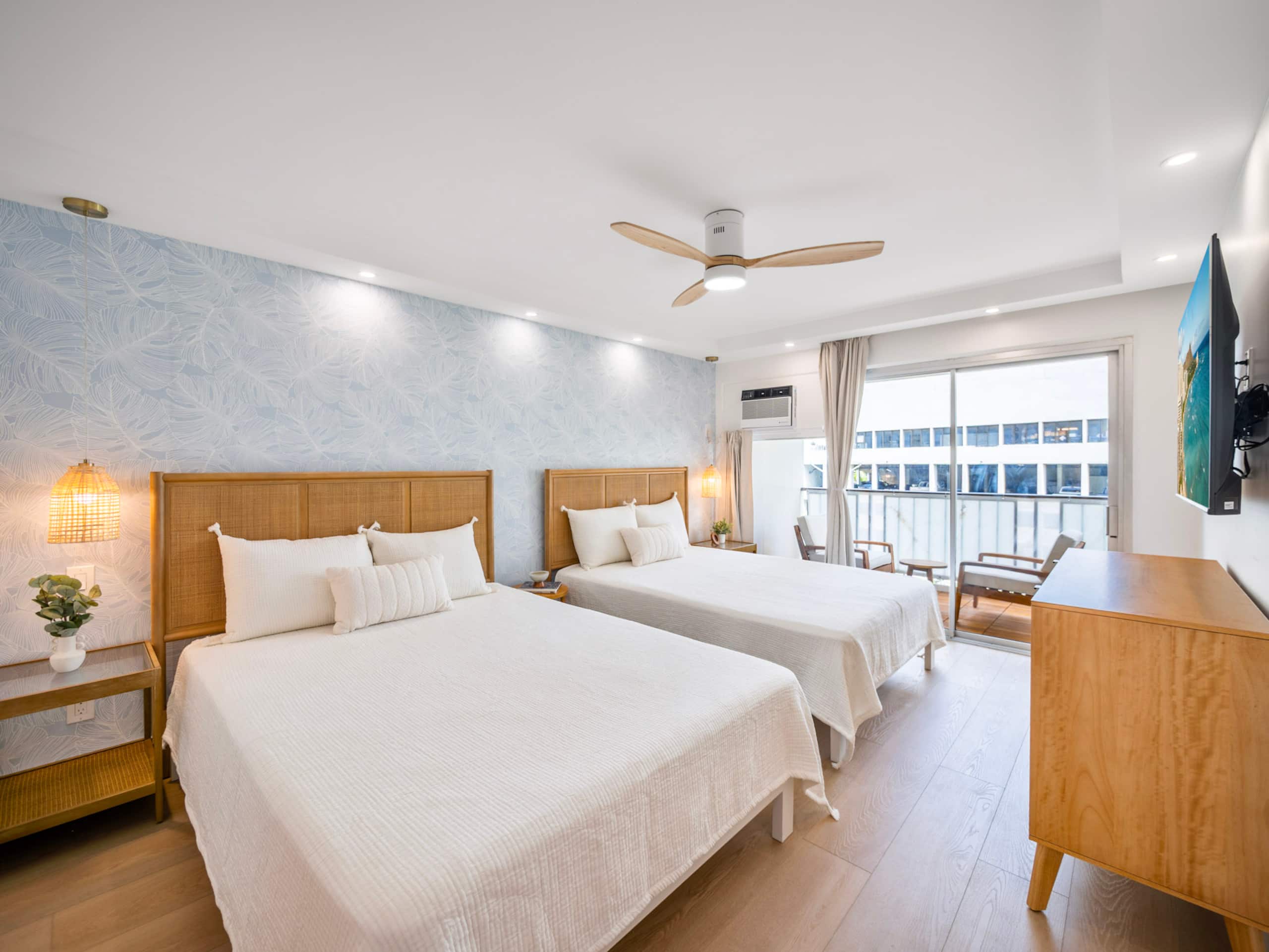 Condo in Honolulu · ★4.88 · 3 bedrooms · 5 beds · 2 private baths - Image 34