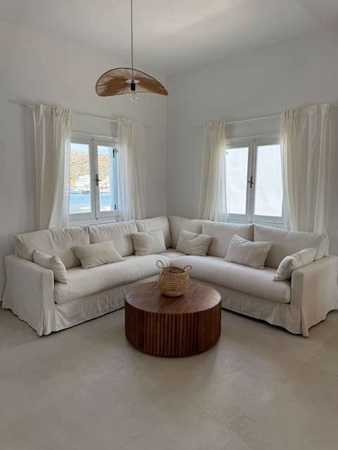 Anemelia by the Sea | Lipsi