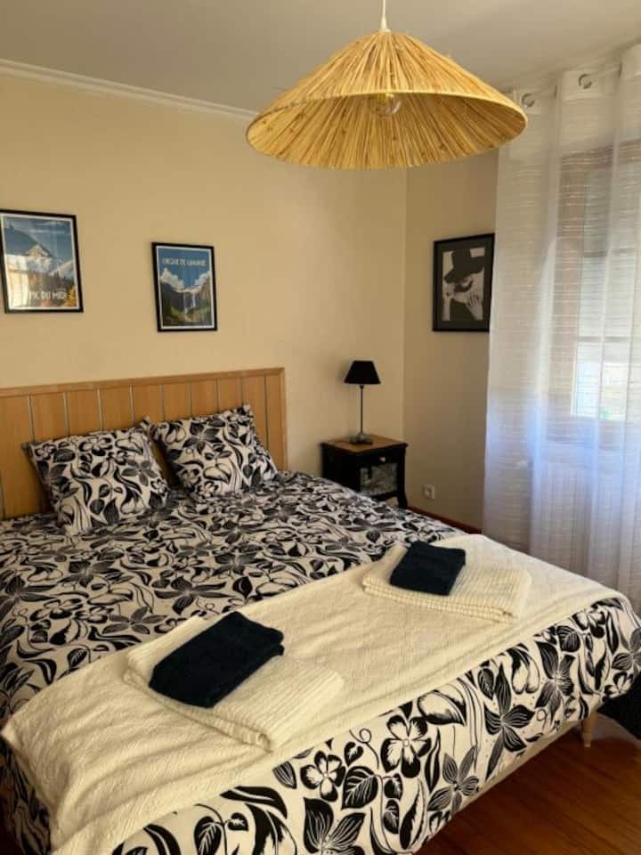 cama tamaño queen iluminada