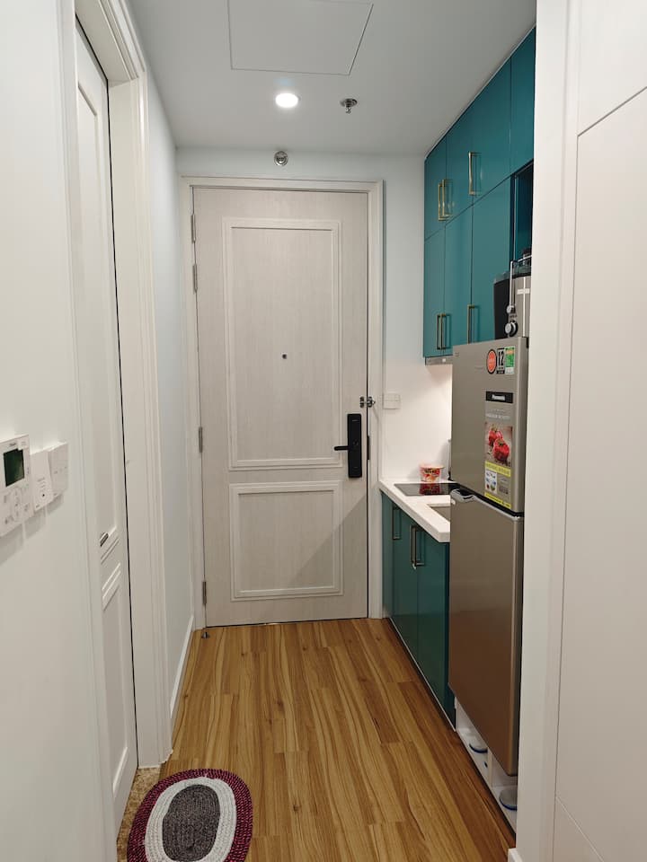 Ben's Studio Apartment - Vietnam