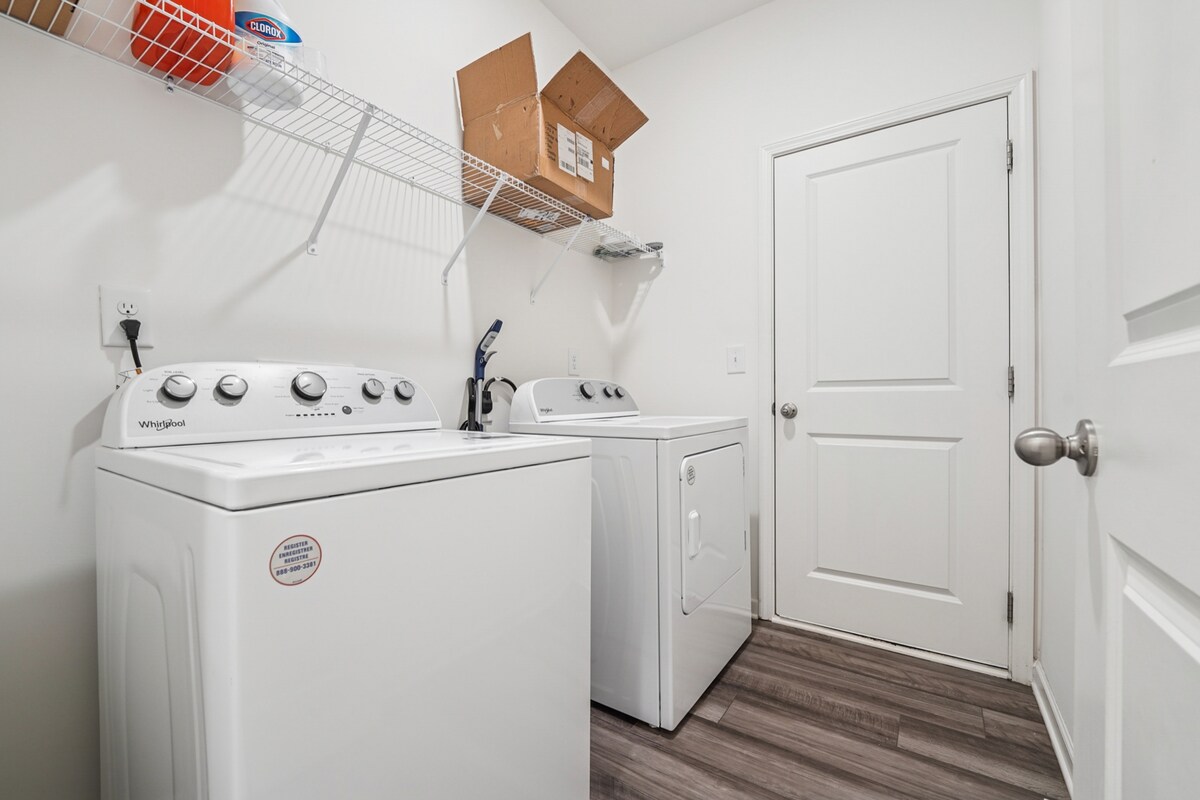 Spacious 4BR/2BA Home | Sleeps 8