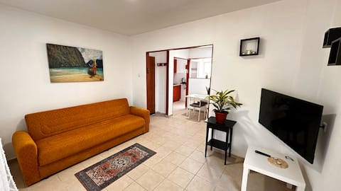 A cozy and bright apartment with a balcony near the STAR shopping center
