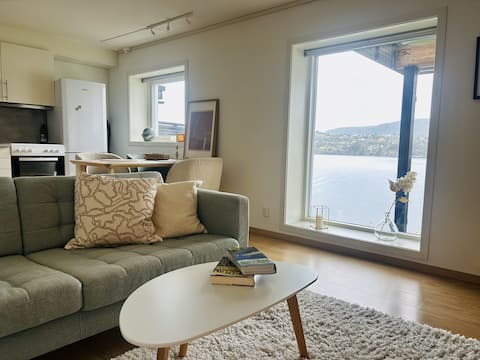 Popular Airbnb listing: Bright and welcoming apartment with a sea view. in Åsane