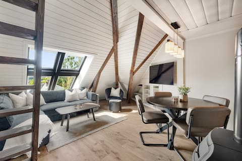 Successful Airbnb property: Charming top apartment - In the middle of Trondheim! in Trondheim
