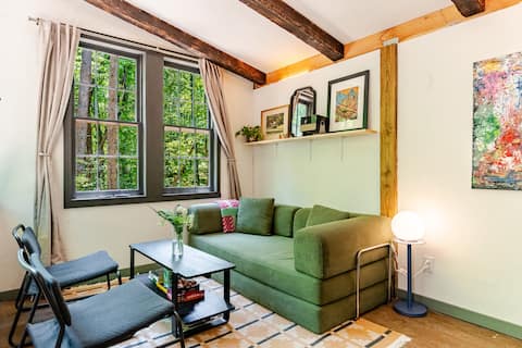 Top performing Airbnb: Treetop Terrace - Nature Getaway with Outdoor Tub in Sautee Nacoochee