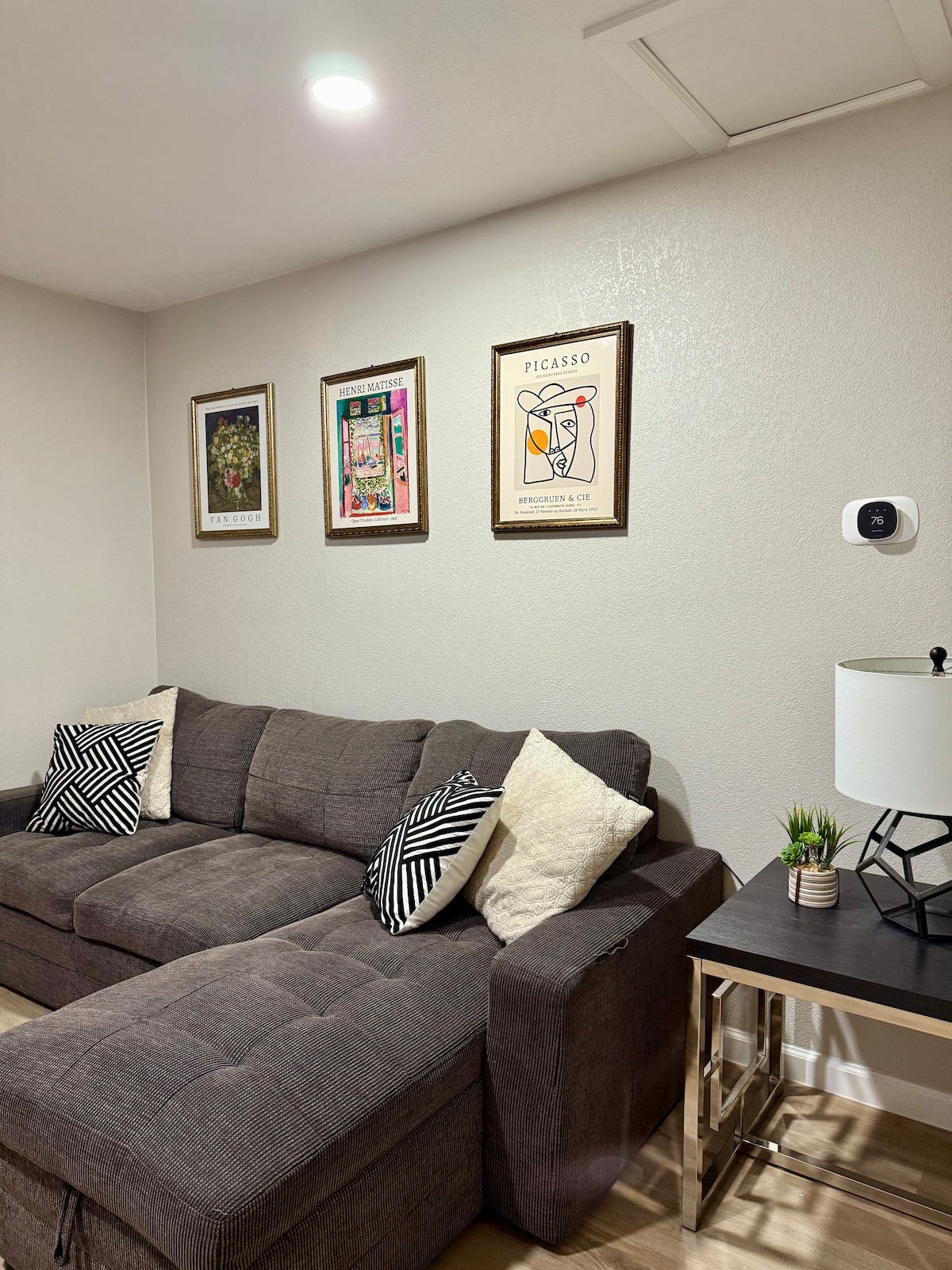 Top performing Airbnb: 2 B/1.5B Minutes from Fifa Fanfest near Downtown in Munger Place Historic District