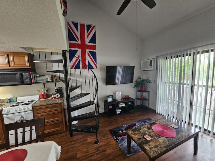 London - Nicely Furnished 1br 1ba Great Location - Champaign, IL