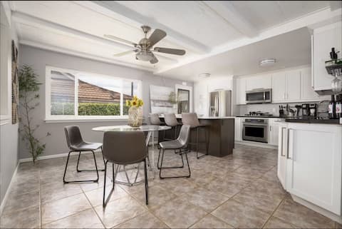Stylish 4BR SoCal Retreat | Hot Tub & Near Disney!