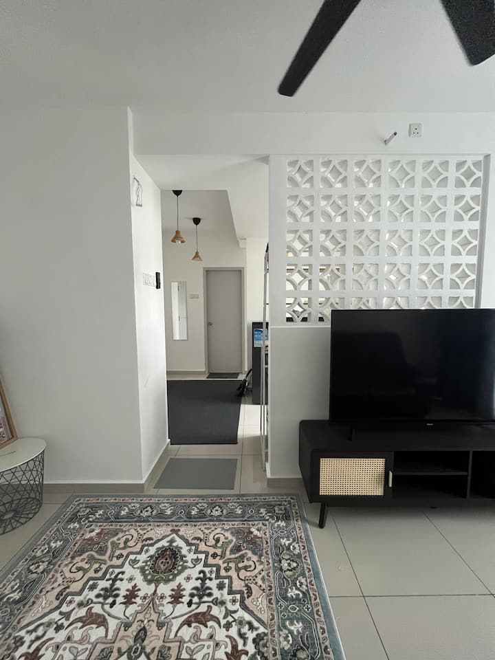 Arissa Homestay @Midas Seri Alam - Masai