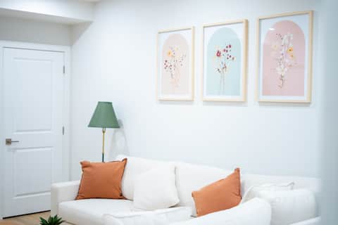 Popular Airbnb listing: Modern Luxury Stay – Airport, Banff/Rockies Route in Carrington