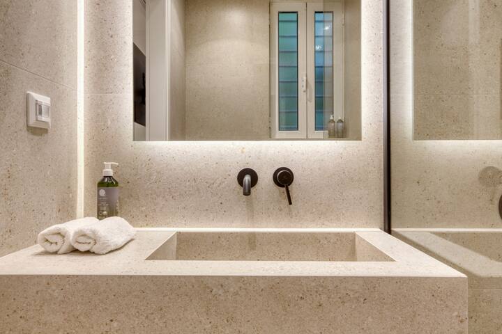 Whitewood Residence gallery image 5