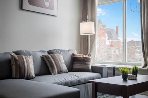 Popular Airbnb listing: Lovely 2BR 2 Bath • King Bed • FREE Parking in Goodrich Kirtland Pk