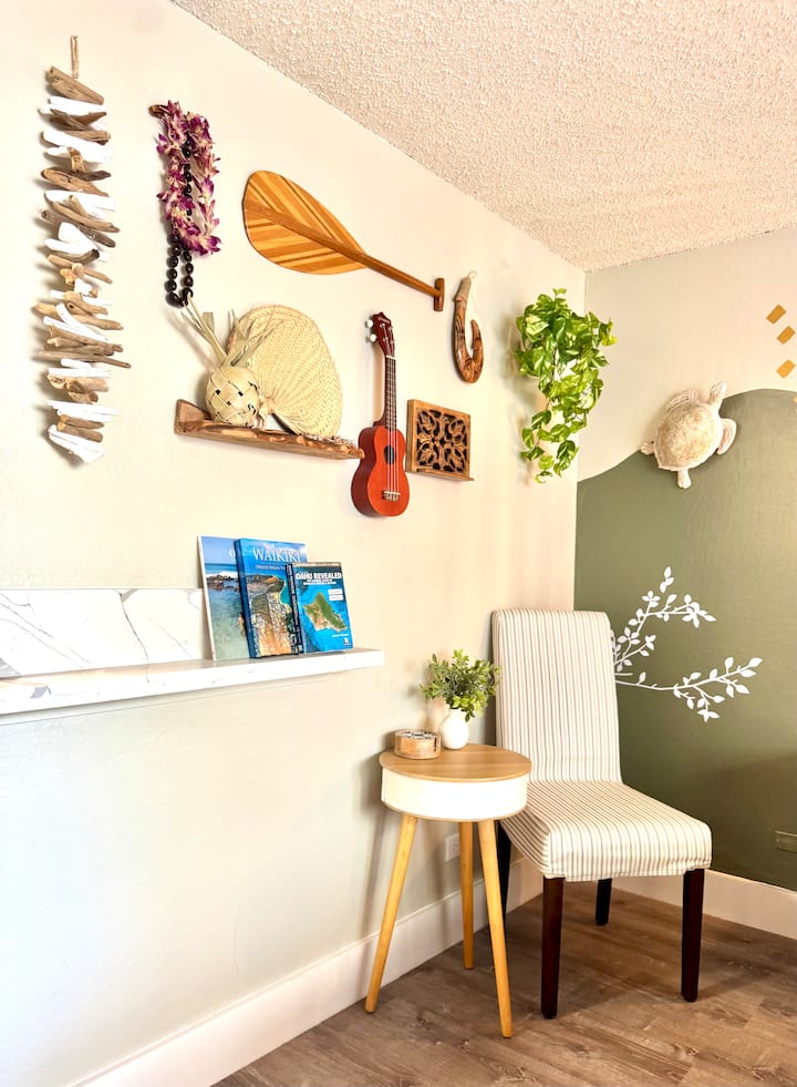Renovated Boho Studio 3 Mins To Waikiki Beach - Honolulu, HI