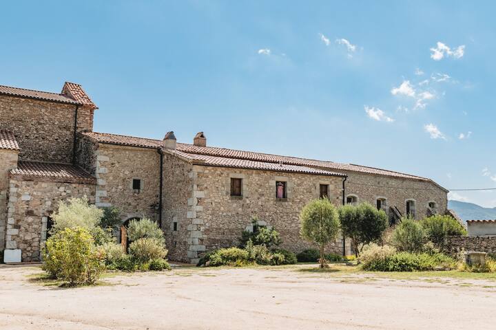 Monasterio del SXVII totalmente reformado. gallery image 2