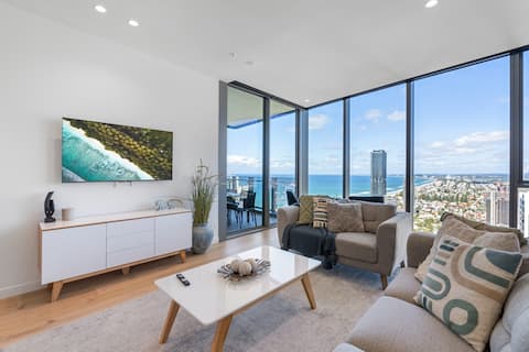 Spacious 3BR Sub-Penthouse | Free Parking & Pool