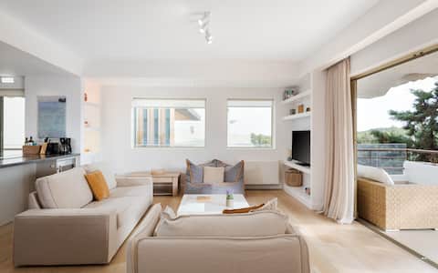 Vouliagmeni Serenity Residence