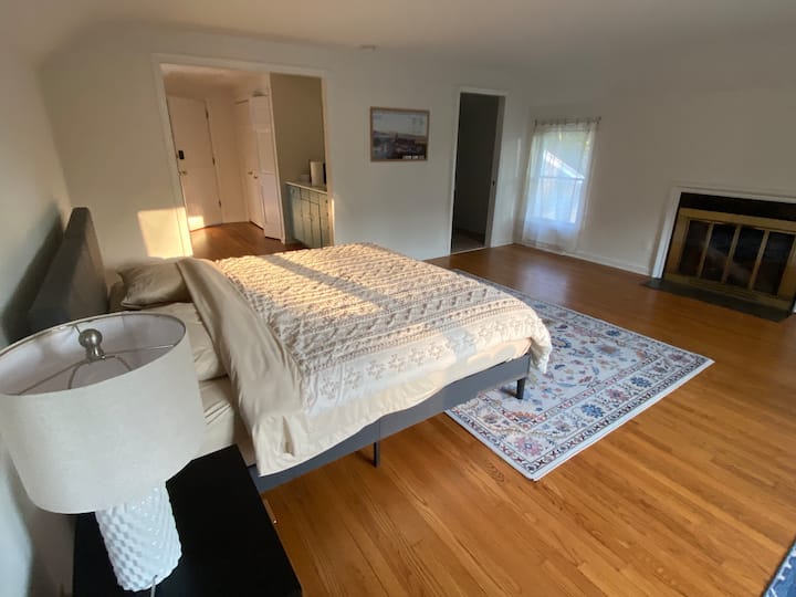 Master Room Ensuite Private Bath & King Bed - Princeton, NJ
