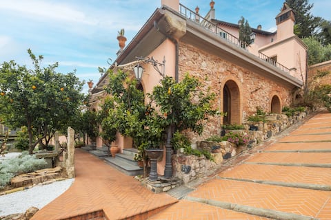 Arancera of Villa Edoardo Exclusive Vacavilla