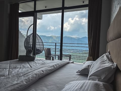Hill top 2BHKw/AC•Family•Lift•Café•Parking/kasauli