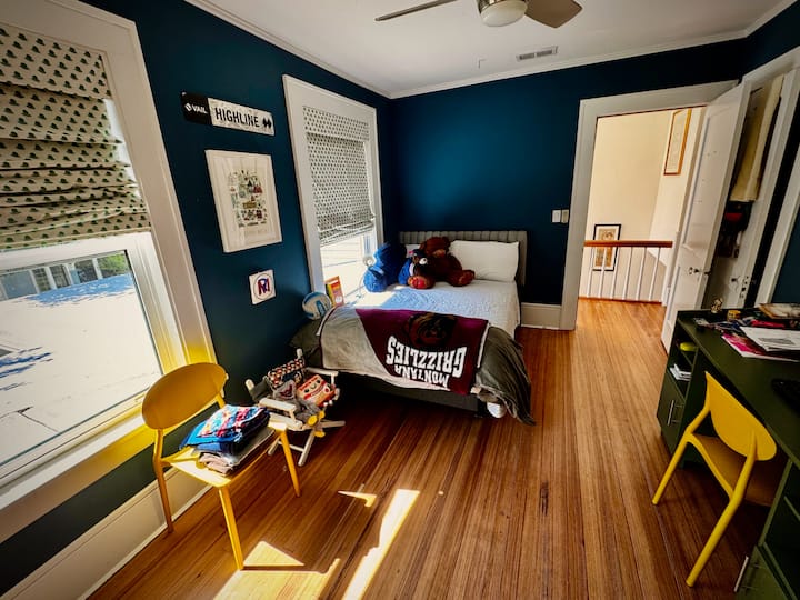 Double Bed and desk.