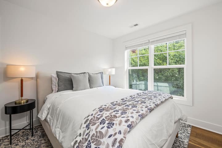 Chambre #2 avec lit queen size