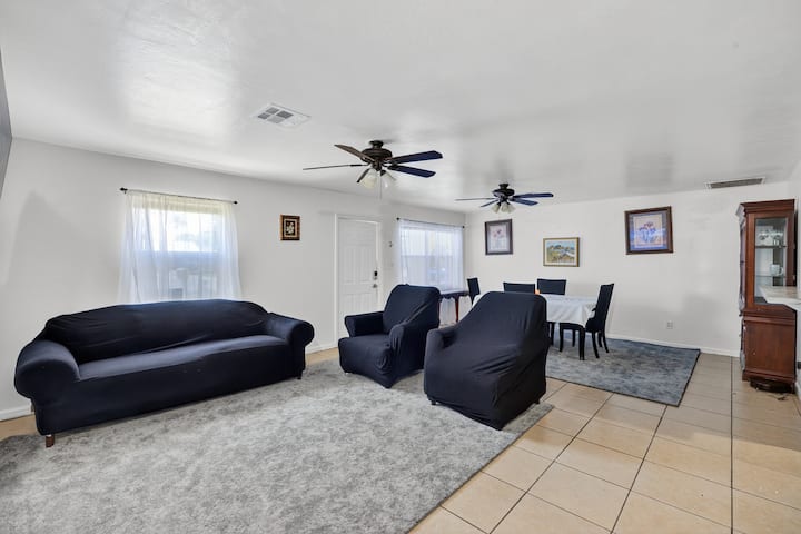 7 Private Beds • Jacuzzi/pool • Gym • I-75 Access - Fort Myers, FL