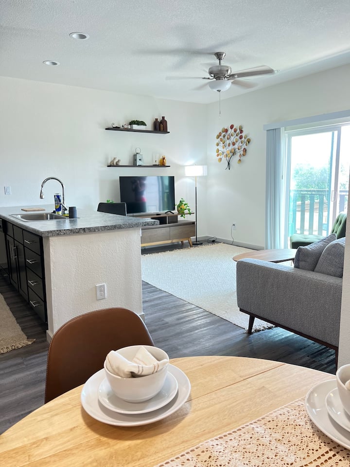 Modern Oasis Retreat 5*mins*to*downtown*fast*wi-fi - Boerne, TX