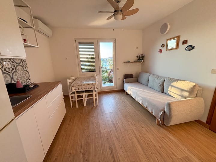Apartmani Miro, Direct On The Beach 1 - Rogoznica