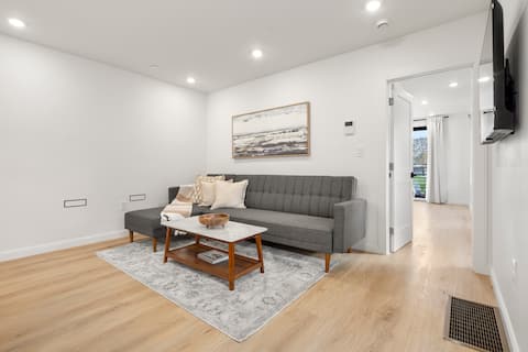 Top performing Airbnb: Boston Skyline Stay | 1BR + City Views in East Boston