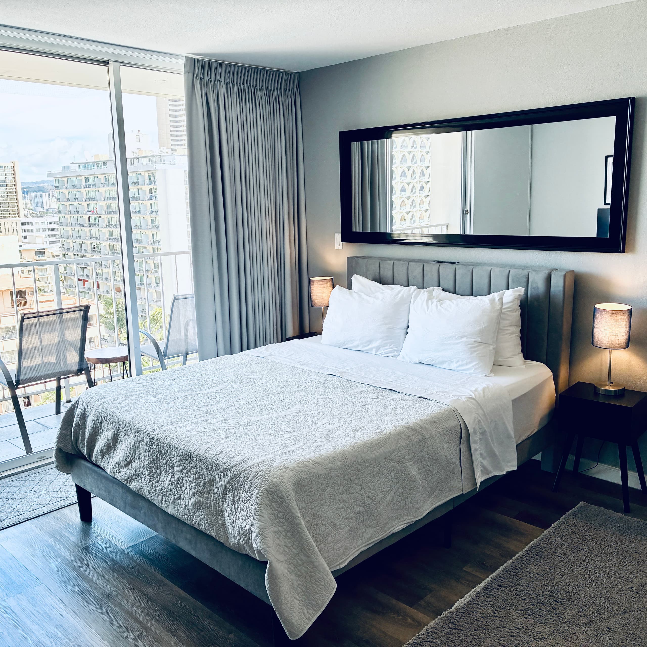 Clean Modern Studio w/Free Parking | Walk to Beach - Image 23
