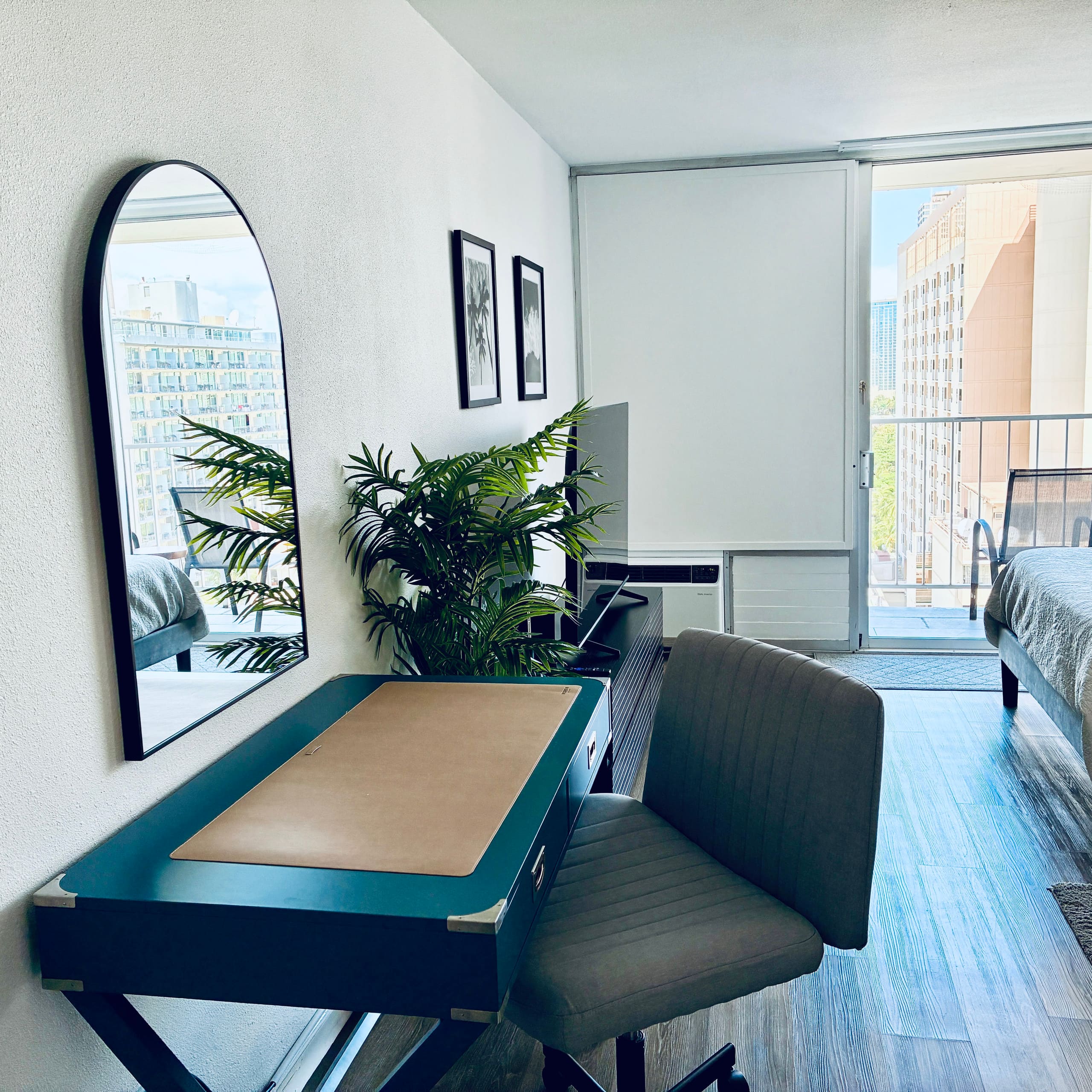 Clean Modern Studio w/Free Parking | Walk to Beach - Image 26