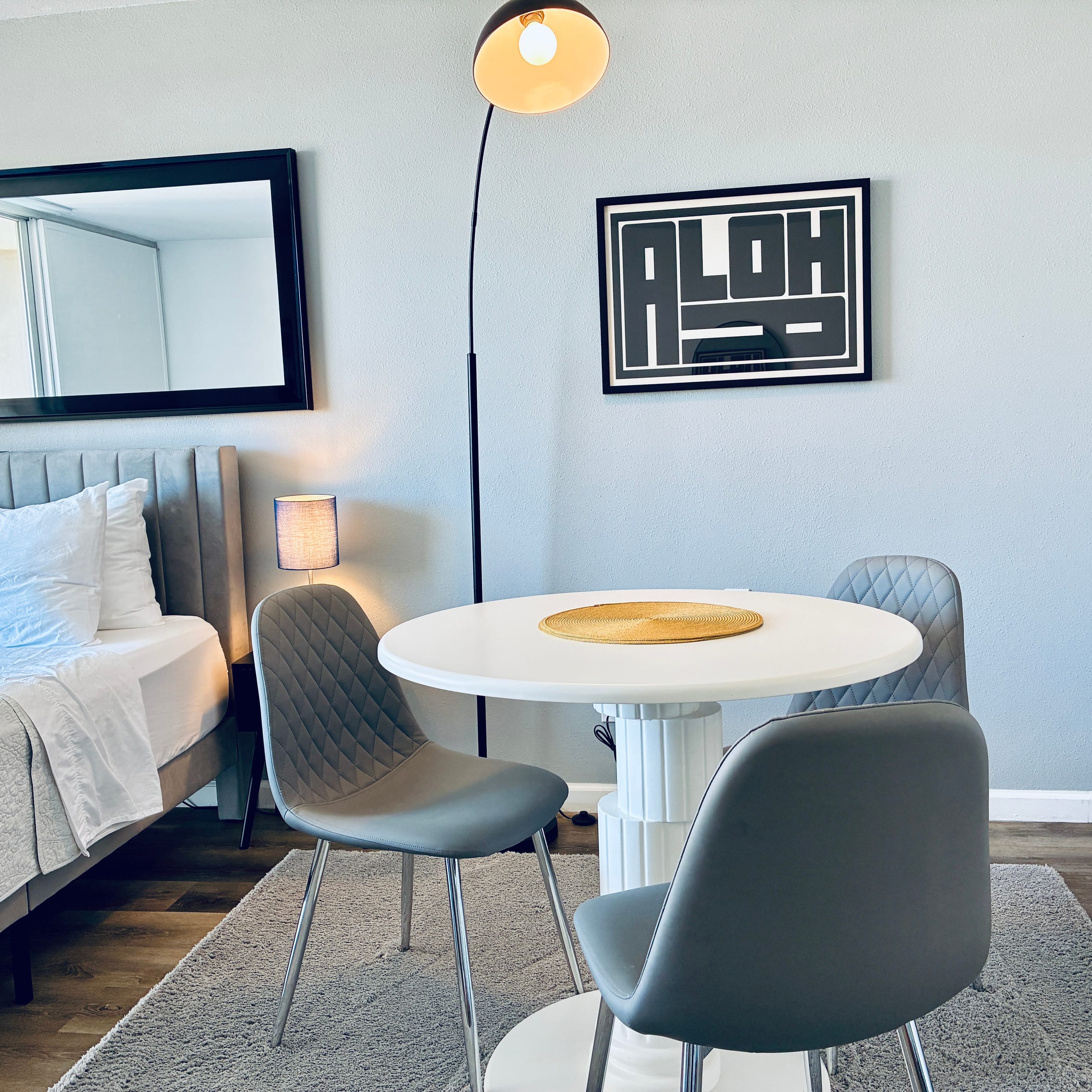 Clean Modern Studio w/Free Parking | Walk to Beach - Image 24