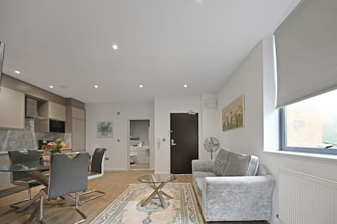 #1 Milburn CMK location 10 min walk train station