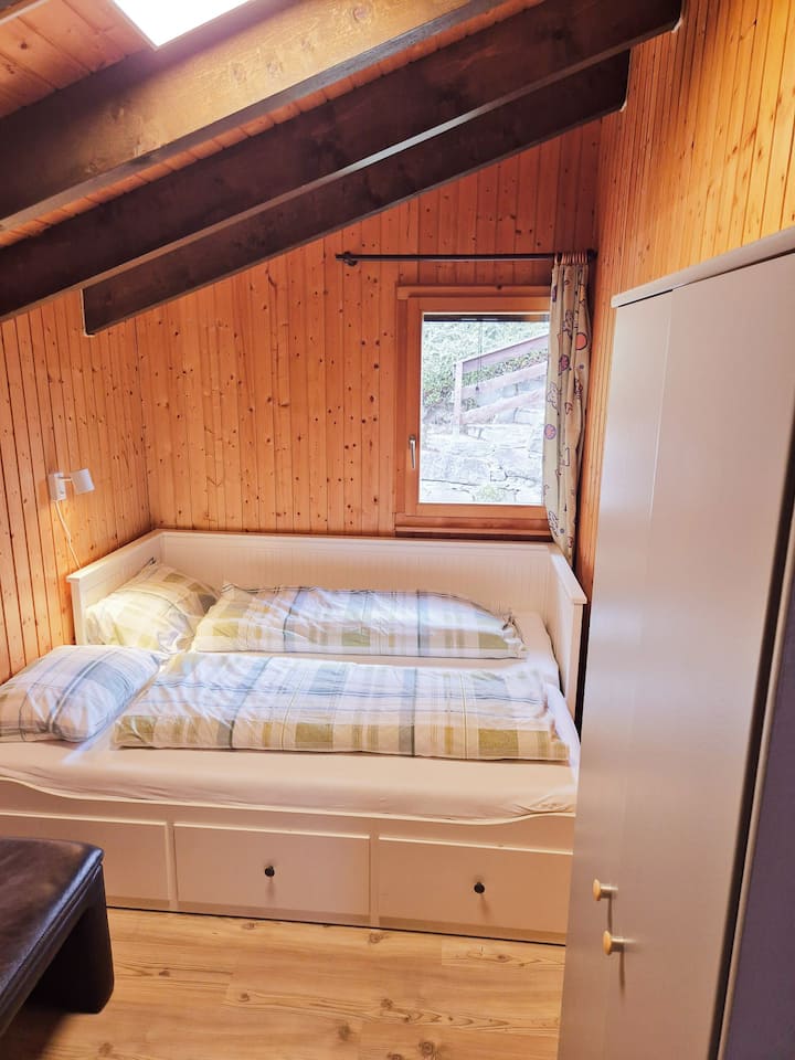 საძინებელი 4