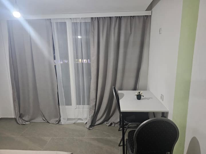 Schlafzimmer 1