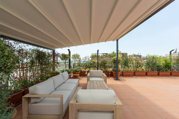 [Chiaia Rooftop] Sea & City Skyline Views gallery image 5