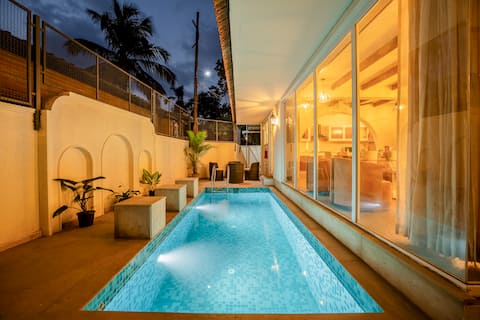 Staymaster White Castle 7BHK | Large Groups