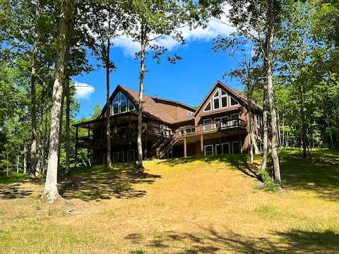 Laurel Mtn Getaway - Sleeps 20 - On Crooked Creek!