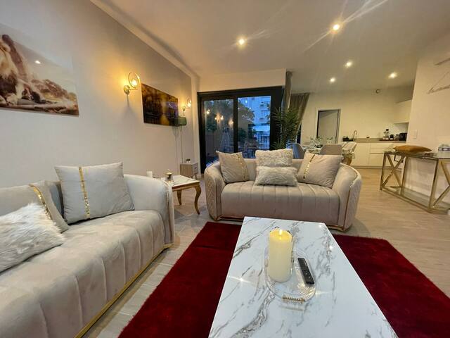 One Lux Stay 3BR 2Bath In Antwerp Central gallery image 2