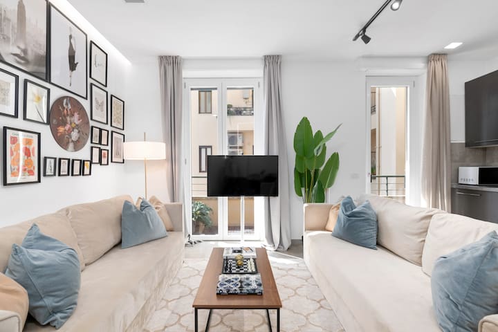 “Vista Milano” Penthouse in District Duomo+Comfort