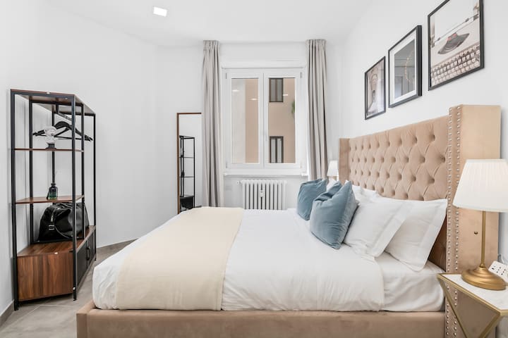 “Vista Milano” Penthouse in District Duomo+Comfort gallery image 4