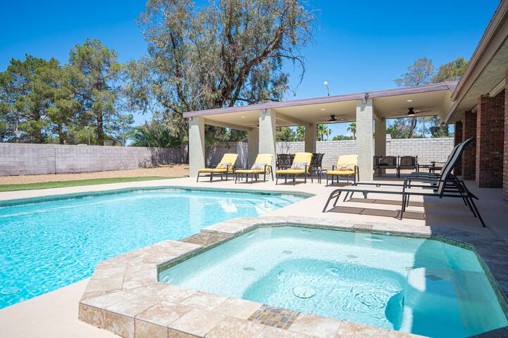 25% Off Special – Luxury Home Near Strip gallery image 5