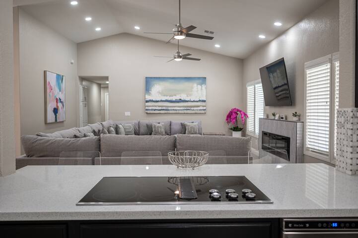 25% Off Special – Luxury Home Near Strip gallery image 3