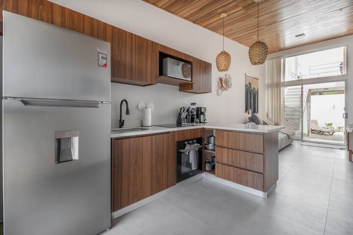 Playa del Coco Pool Home—Walk to Beach & Strip