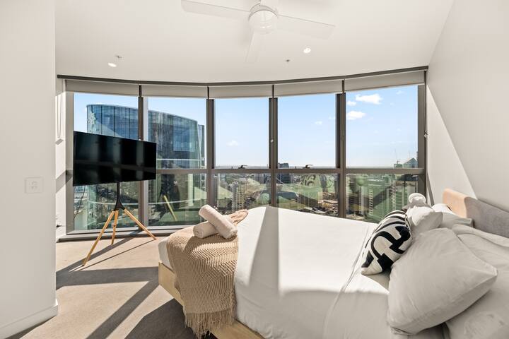 Luxury in Queens Wharf with car park gallery image 5