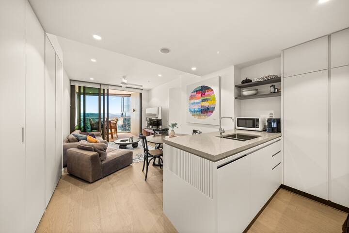 Luxury in Queens Wharf with car park gallery image 2